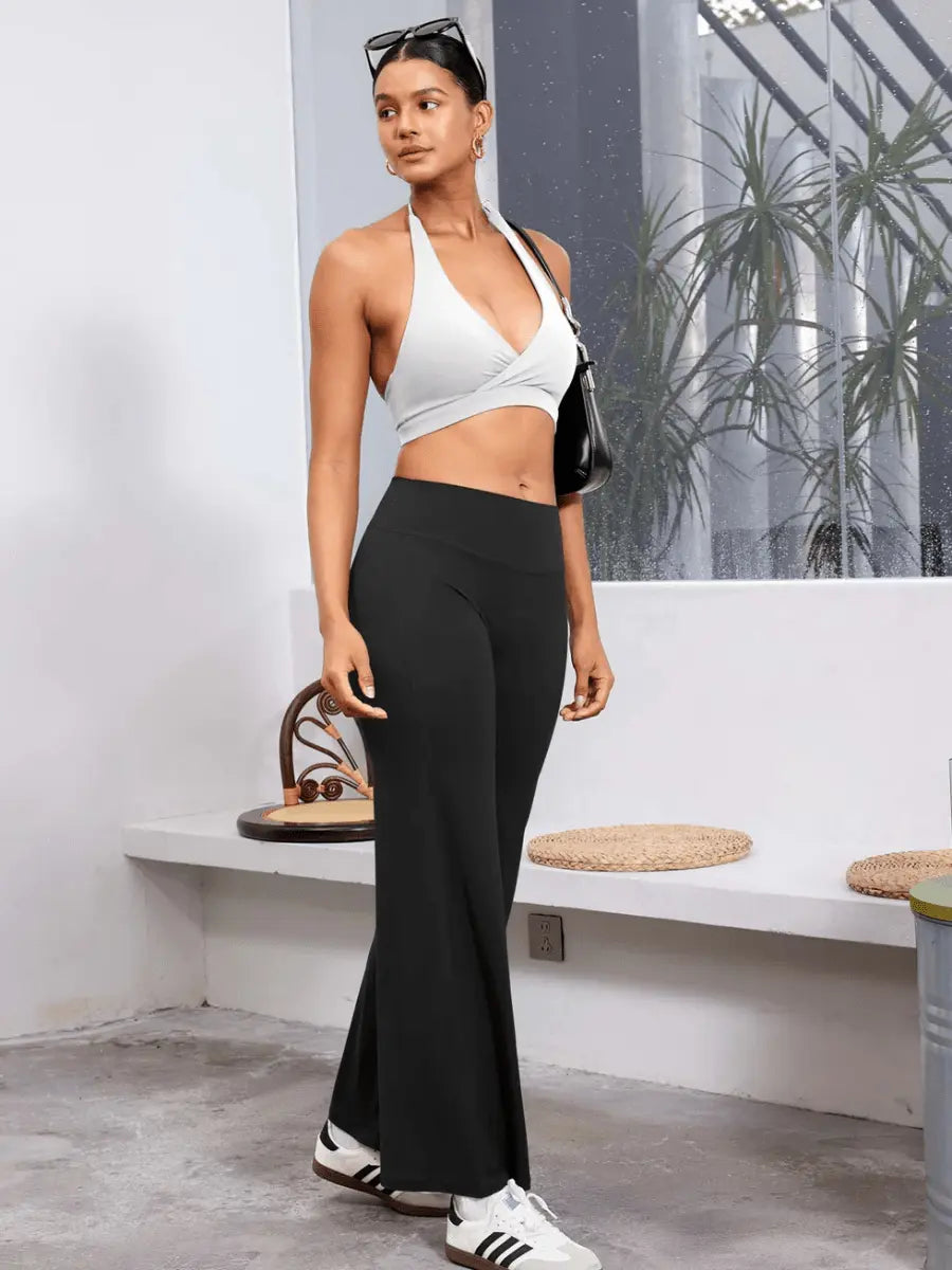 AMÍLIE™ SoftLift Halter Sports Bra - LEVEFIT