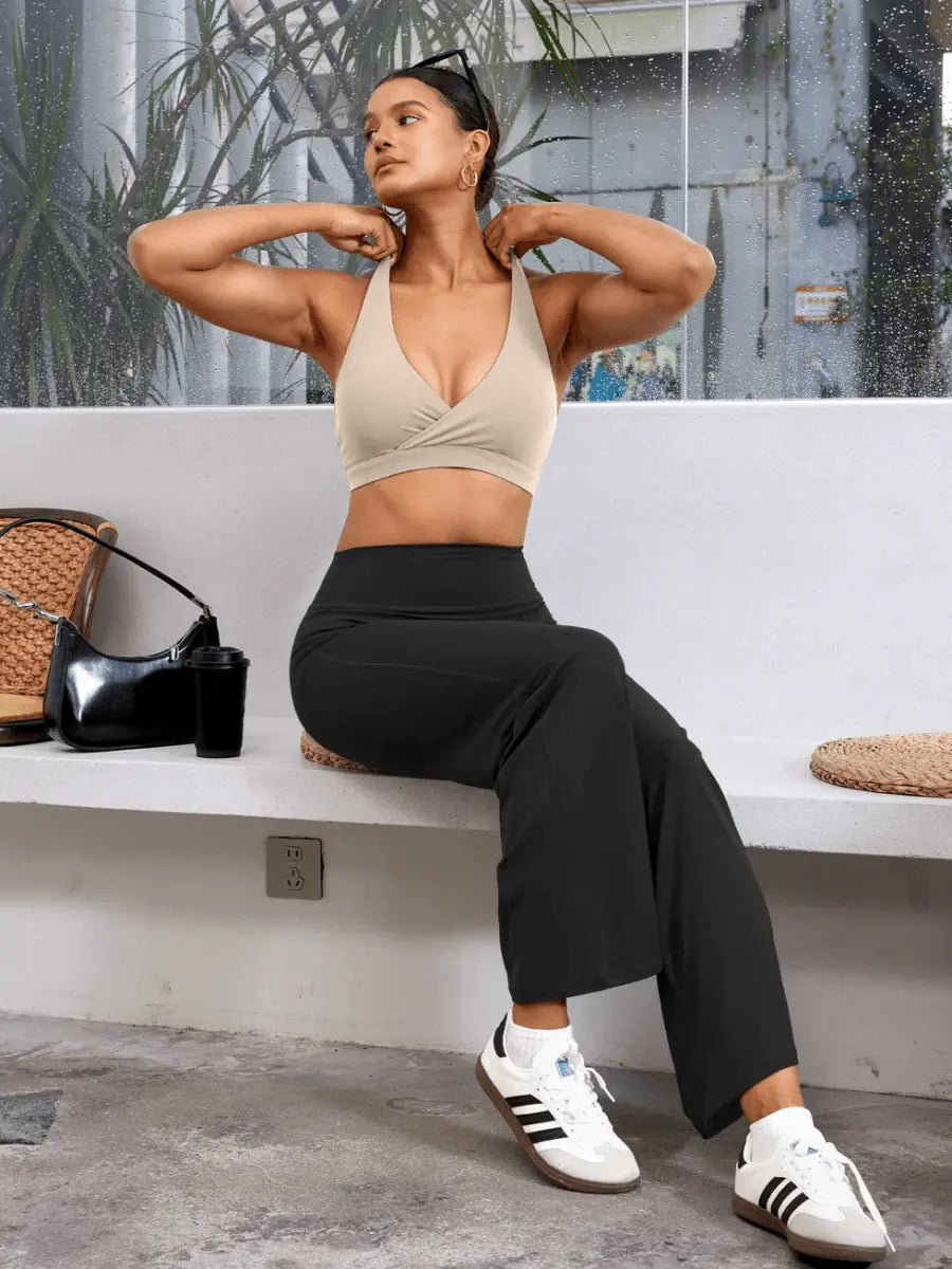 AMÍLIE™ SoftLift Halter Sports Bra - LEVEFIT