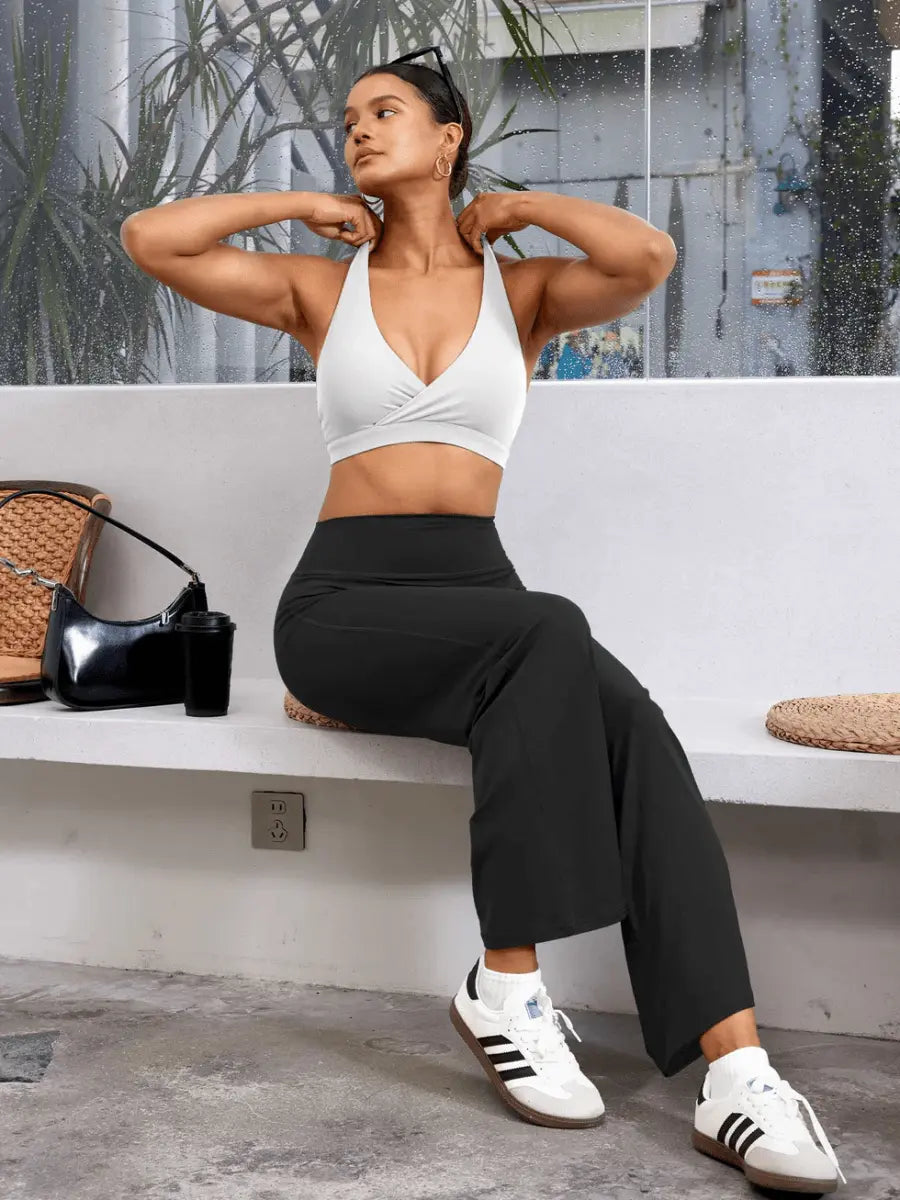 AMÍLIE™ SoftLift Halter Sports Bra - LEVEFIT