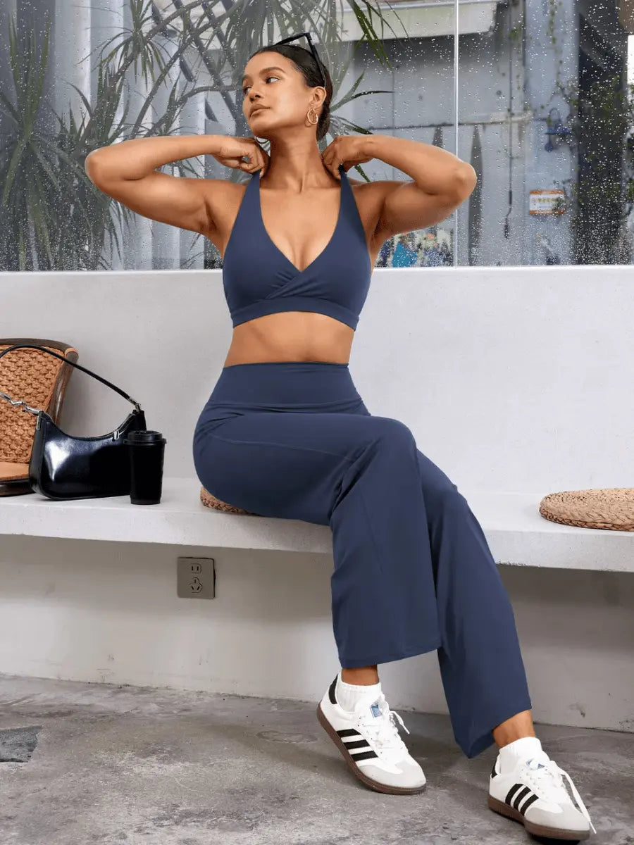 AMÍLIE™ SoftLift Halter Sports Bra - LEVEFIT