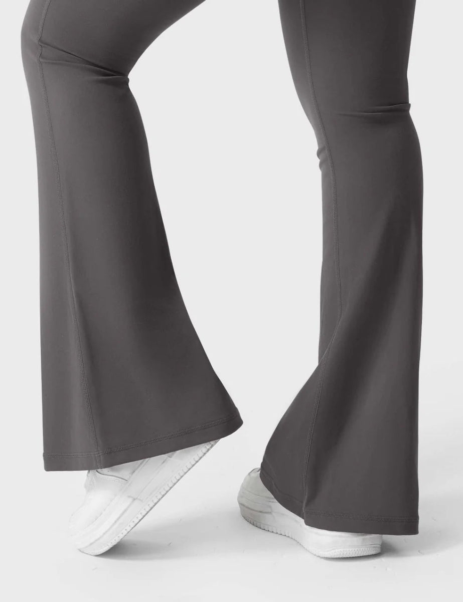 Flow® Flare Leggings – Graphite - LEVEFIT